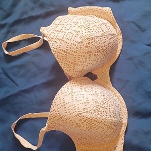 Victoria's Secret Lace Bra in Cream 36DD See Pics For Bra size